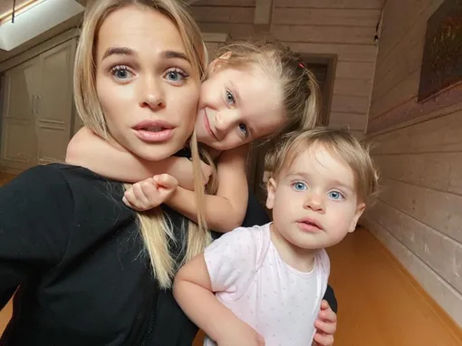 Анна Хилькевич с дочерьми