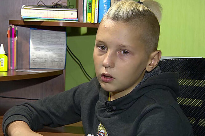 Министр образования Красноярского края извинилась перед мальчиком, которого не пускали в школу из-за прически