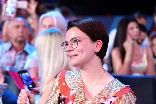 «Можете удивить»: Татьяна Брухунова в белом вызвала восторг поклонников