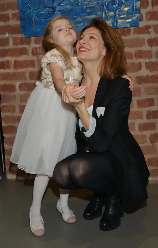 Елена Подкаминская со старшей дочерью (2015 г.)