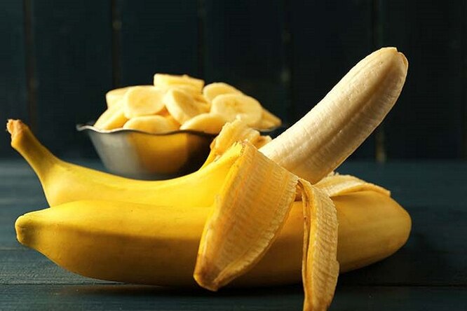 Как отбелить зубы в домашних условиях: от куркумы до банановой кожуры, рецепты с фото