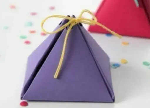 Упаковка подарка в виде пирамиды