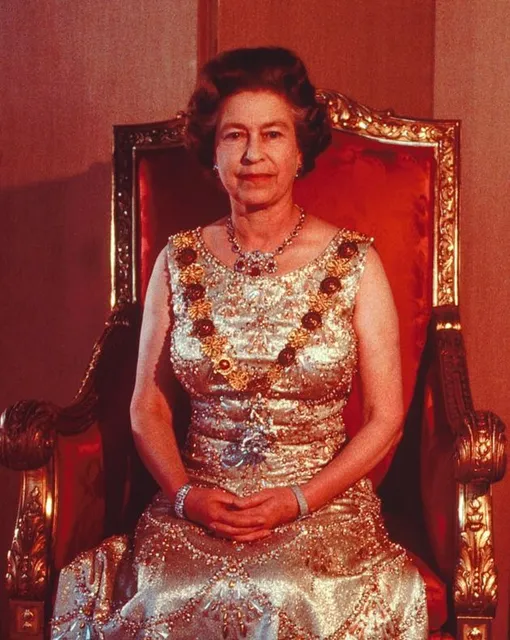 королева Елизавета II