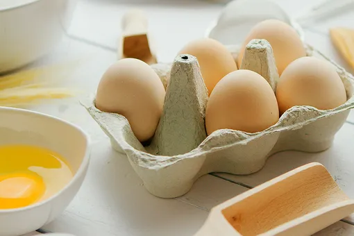 5 рецептов с варёными яйцами: щи, рулет, салаты и яйца по-мароккански