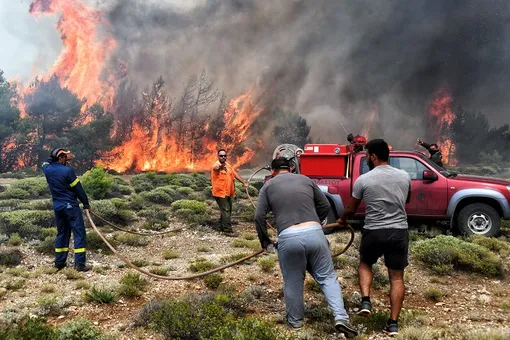 В Греции объявлен траур в память о жертвах масштабного природного пожара