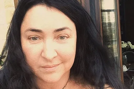 Располневшая 52-летняя Лолита Милявская показала фото без макияжа