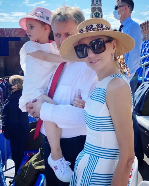 Татьяна Навка с мужем и дочерью Надей