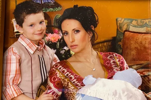 «Безумно красивый мальчик»: Алика Смехова показала первенца в день его 20-летия