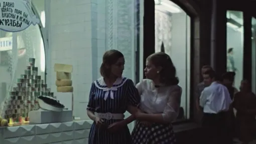 фото: кадр из фильма «Москва слезам не верит». высотка где снимали москва слезам не верит