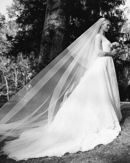 карли клосс свадебное платье