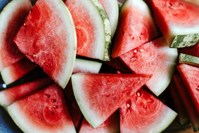 9 фруктов и ягод, которые можно есть с косточками, не боясь аппендицита