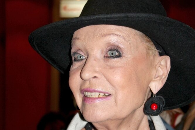 «Я как беременная!» 79-летняя Светлана Светличная рассказала о фигуре, пиве и мужчинах «Я как беременная!» 79-летняя Светлана Светличная рассказала о фигуре, пиве и мужчинах