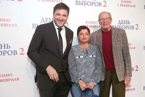 Максим Виторган с отцом и его женой Ириной Млодик