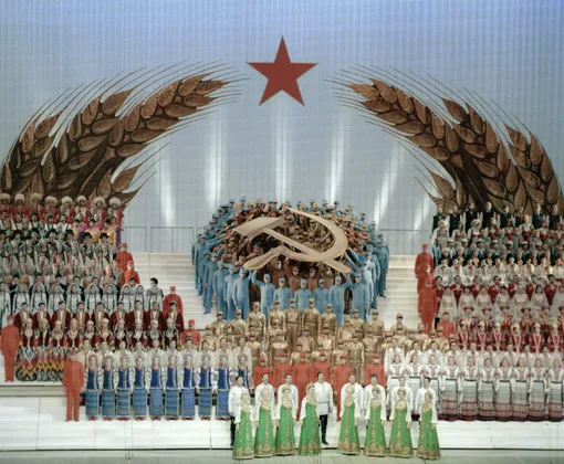 Герб СССР на сцене Кремлевского Дворца съездов, 1982