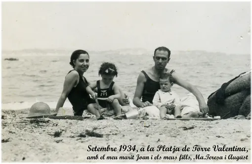 Мария Бранас Морера с мужем и детьми в 1934 году. Архивное фото