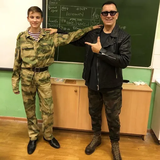 Александр Буйнов с внуком