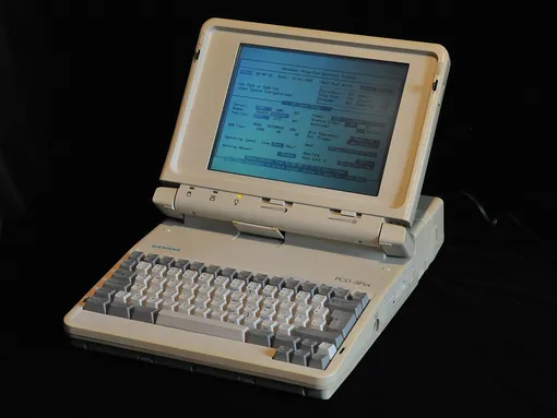 Ноутбук PCD-3Psx компании Siemens, выпущен в 1989 году