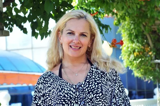 «Нужно пережить кризисный период»: беременная Мария Порошина проводит отдых на Кипре