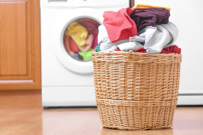 Лучше не рисковать: какие вещи не стоит стирать в стиральной машине