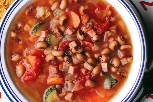 Овощной суп с ветчиной и фасолью