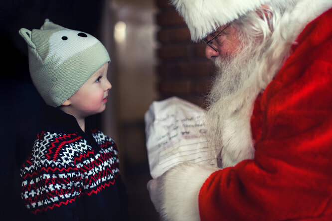 Ребенок боится Деда Мороза. Что делать?