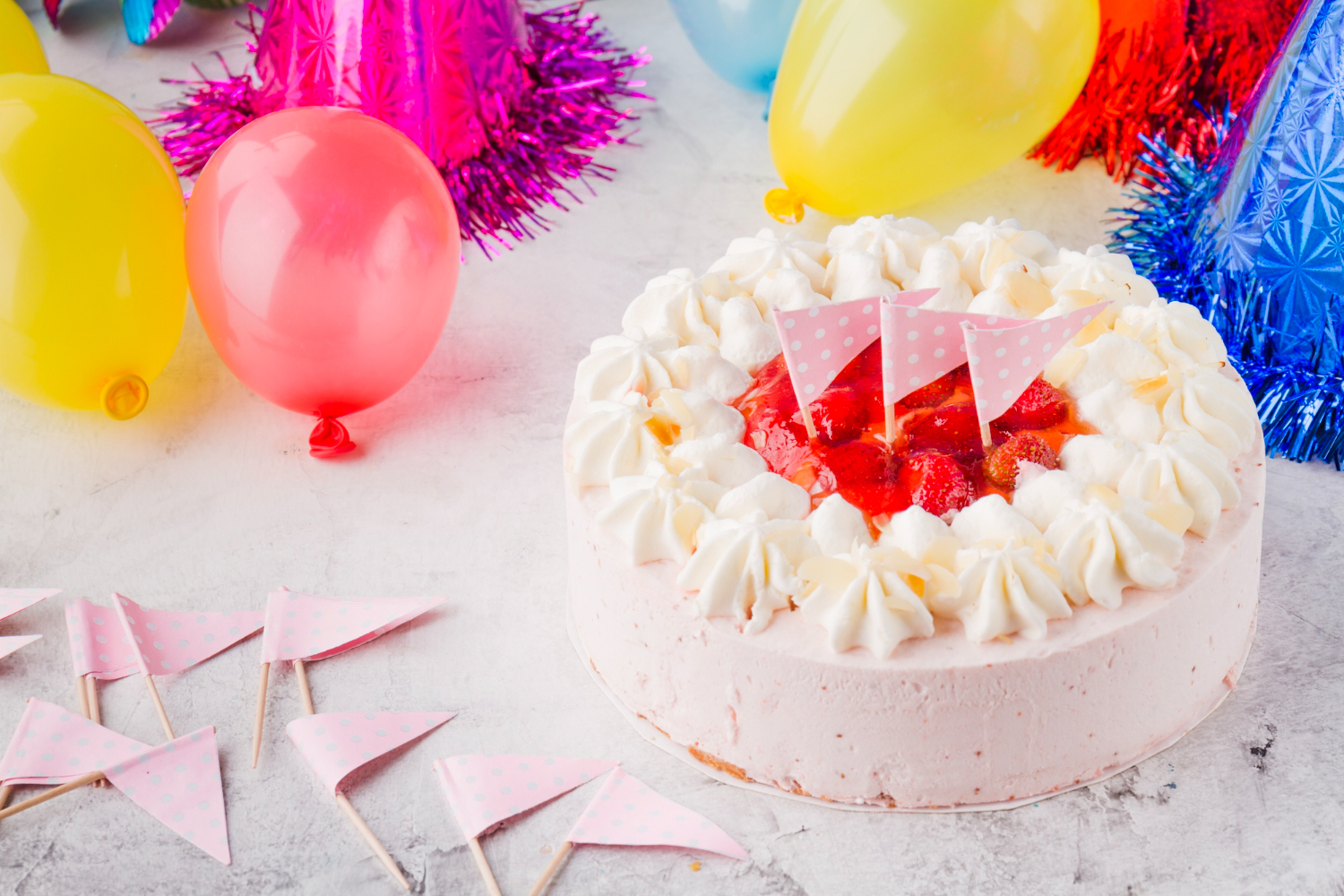 30 красивых поздравлений с днем рождения: как оригинально поздравить своими словами