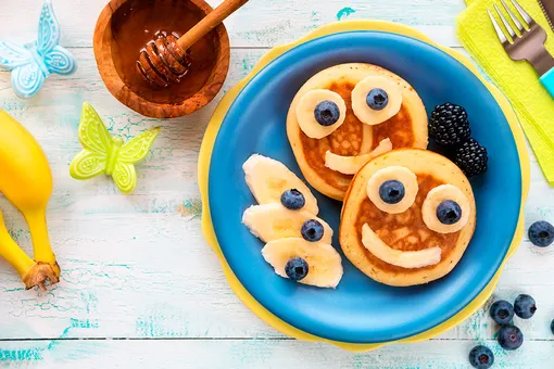 7 простых рецептов с бананами: лёгкие завтраки, десерты, смузи, торты