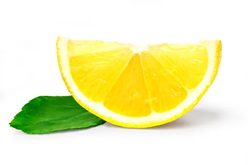 При ингаляционном распылении лимон снижает уровень холестерина в крови и является отличной профилактикой от атеросклероза.