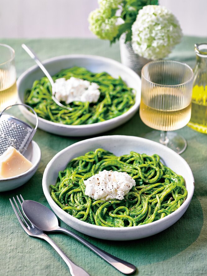 зеленые спагетти с рикоттой