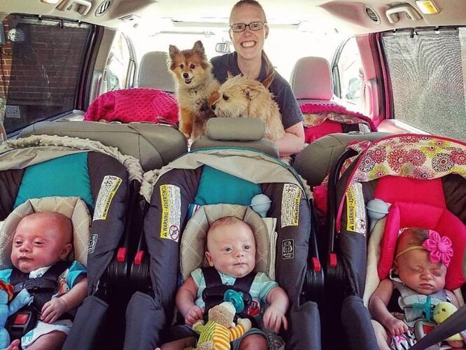 Поездка на автомобиле всей семьей — это целое событие
