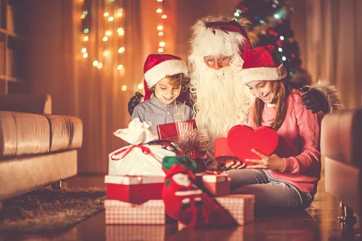 «Обидно, что у меня такой никудышный папа»: дети рассказали Деду Морозу о своих желаниях