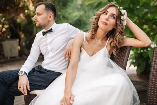 Невеста в ярости: друзья молодожёнов пригласили сами себя на медовый месяц пары