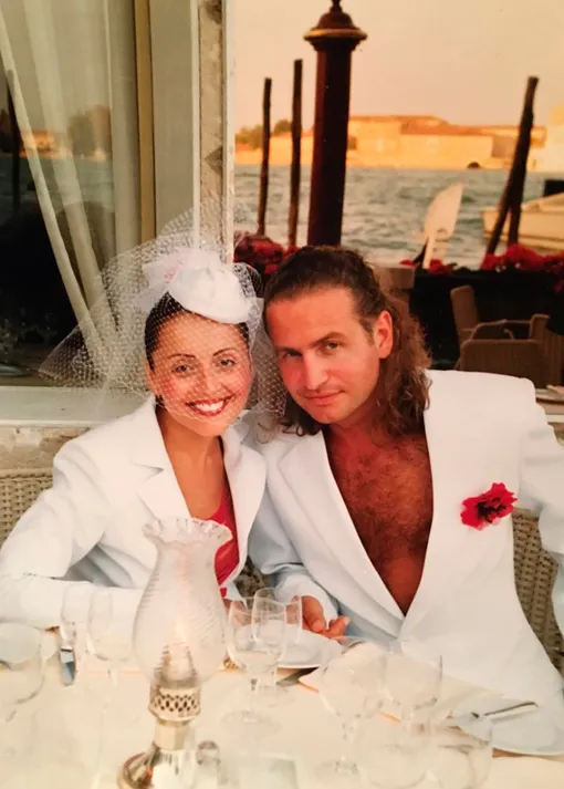 Фото звёздных пар в день свадьбы и сейчас — как они изменились?