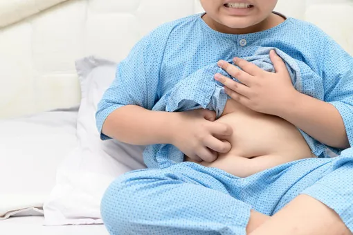 «Бомба замедленного ожирения»: врачи назвали последствия карантина для детей