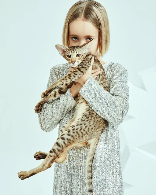 Анна Богомолова с котенком Сиропом