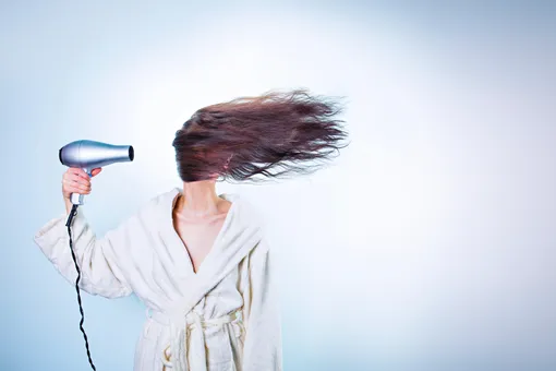 7 привычек, которые губят ваши волосы