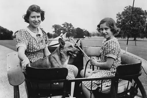 Королева Елизавета II в детстве и юности была очень близка с сестрой