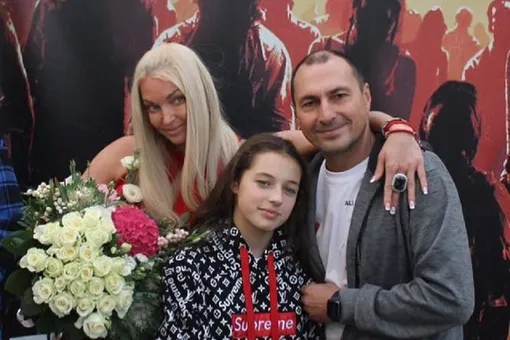 Дочь Анастасии Волочковой провела каникулы с отцом