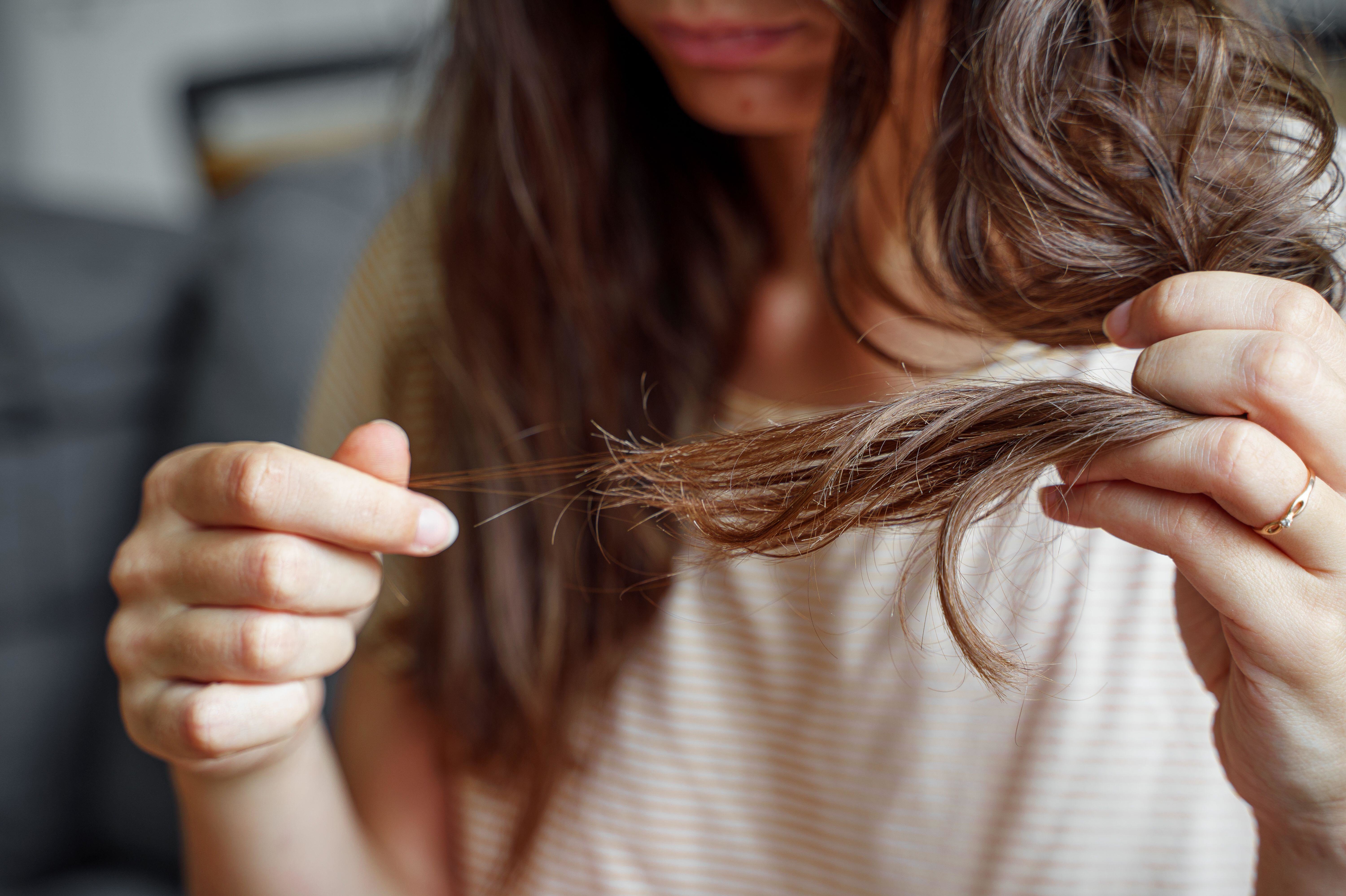 Что делать, если волосы стали тонкими и выпадают? И чего не делать