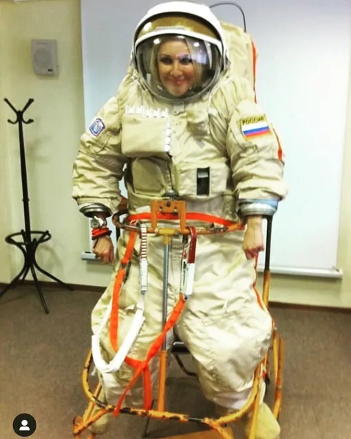 Лера Кудрявцева в настоящем скафандре для космонавтов