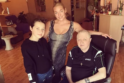 Анастасия Волочкова приготовила сюрприз тяжело больному отцу