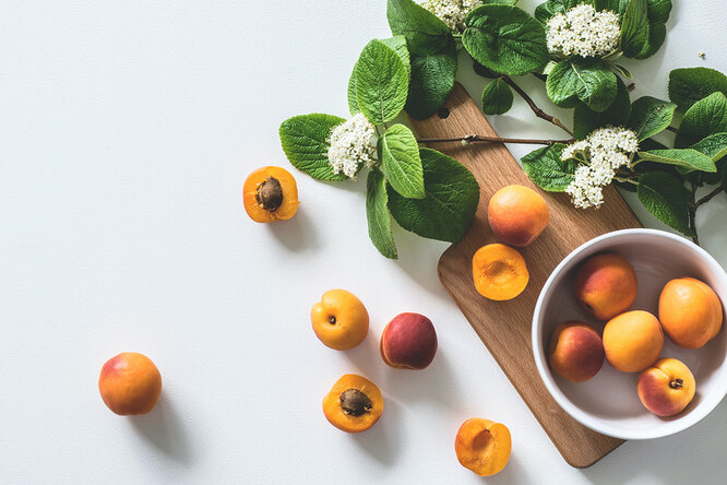 7 интересных рецептов с молодыми абрикосами: соус, салат, тарт и другие рецепты