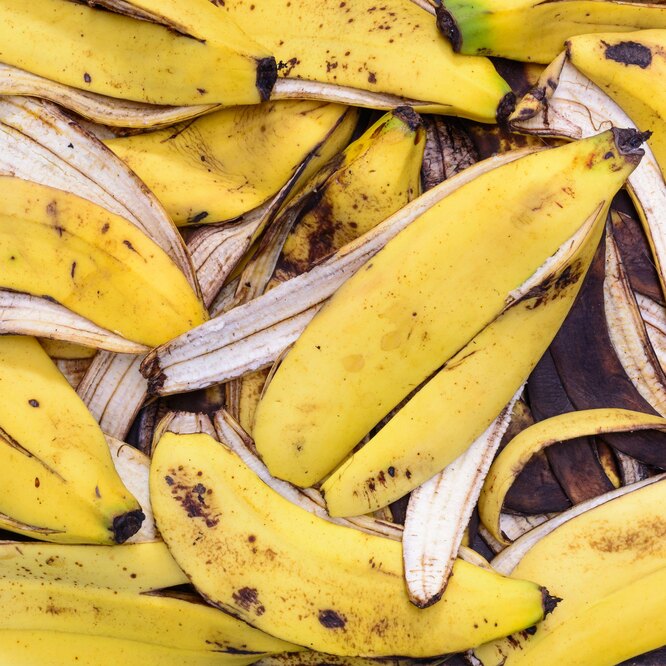 Рецепт банановой кожуры. Банановая кожура. Кожура банана. Шкурка от банана. Кожура от банана.