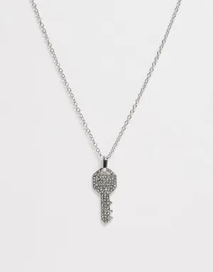 Серебристое ожерелье с подвеской в виде ключа Topshop, 750 руб.