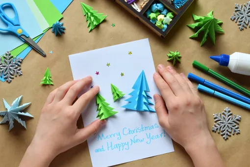 Делаем открытки к Новому году: 3 классных способа увлечь ребенка