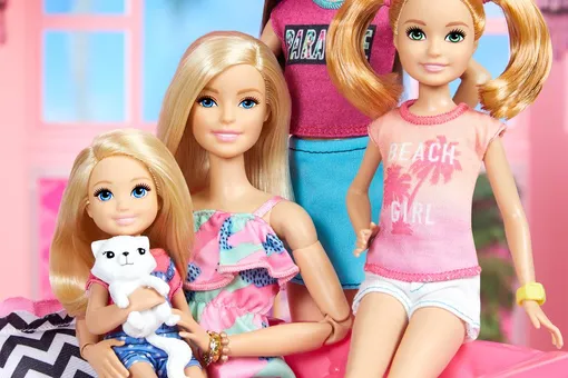Фамилия куклы Барби удивила Интернет