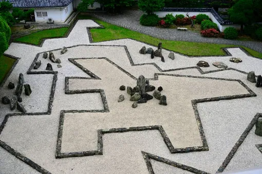Каждый камень в японском саду что-то символизирует
