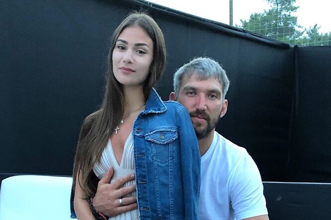 Анастасия Шубская и Александр Овечкин впервые показали лицо сына (фото)
