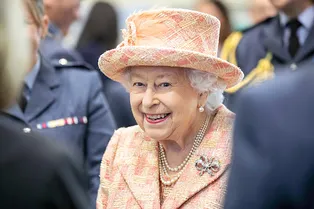 20 самых запоминающихся фото королевы Великобритании Елизаветы II