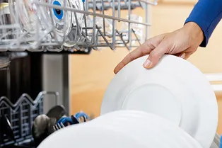 12 вещей, которые можно отмыть в посудомоечной машине, а мы не догадываемся